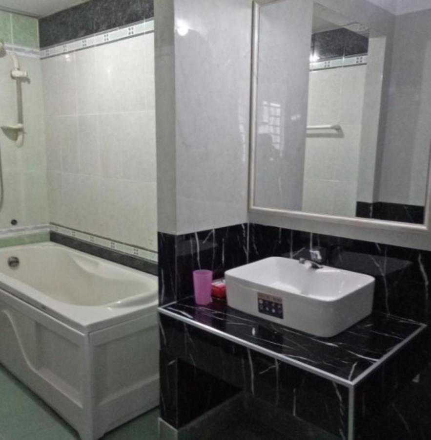 Duc Long Hotel مدينة هوشي منه المظهر الخارجي الصورة